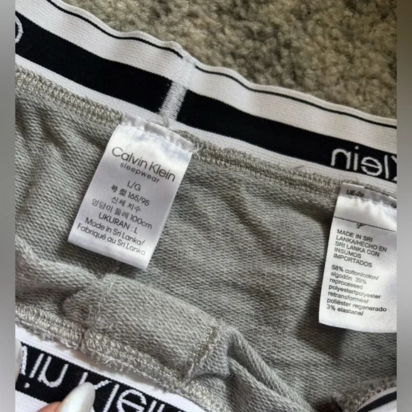 Calvin Klein Sleepwear Gray Logo Waistband Shorts Size: Large - Picture 2 of 3